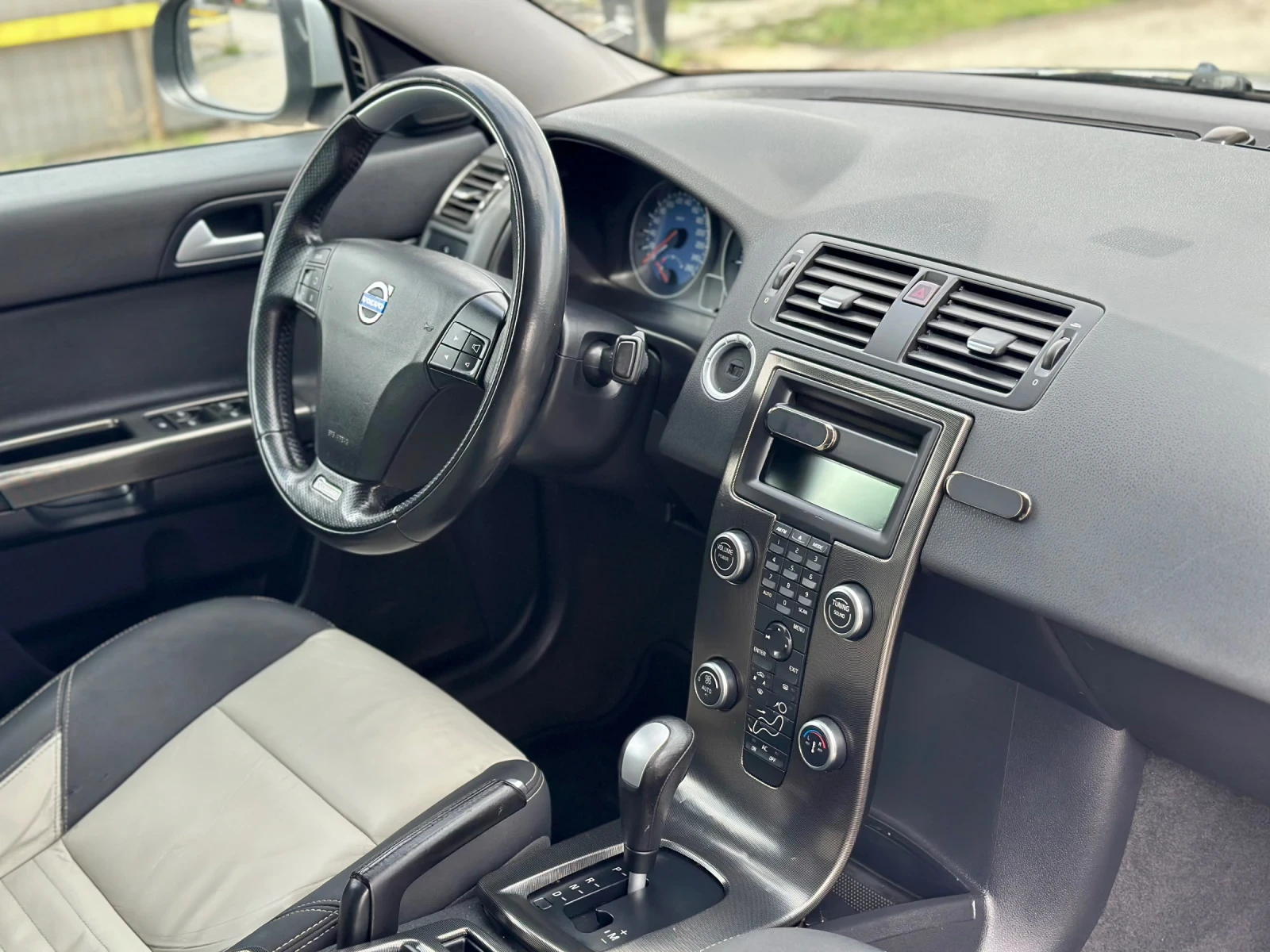 Volvo S40 2.5i T5 Facelift R Disegn Automatic  | Mobile.bg — изображение 9