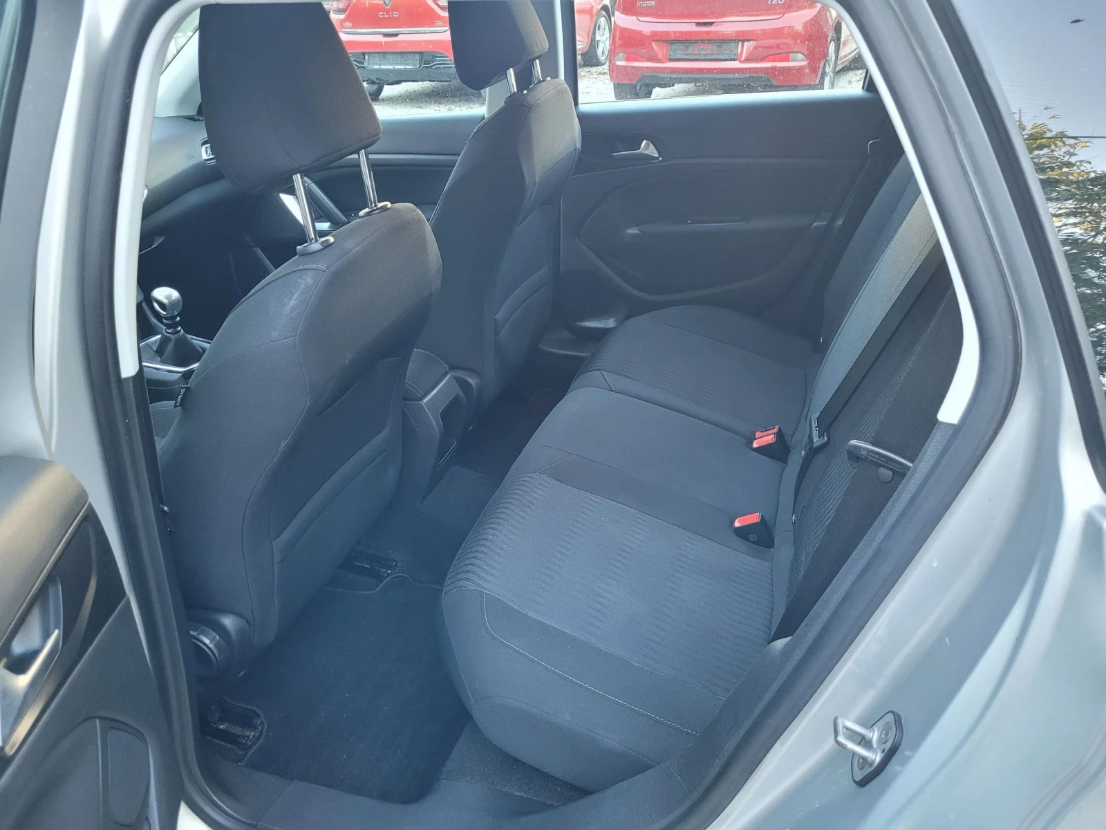 Peugeot 308 1.6  HDI  - изображение 6