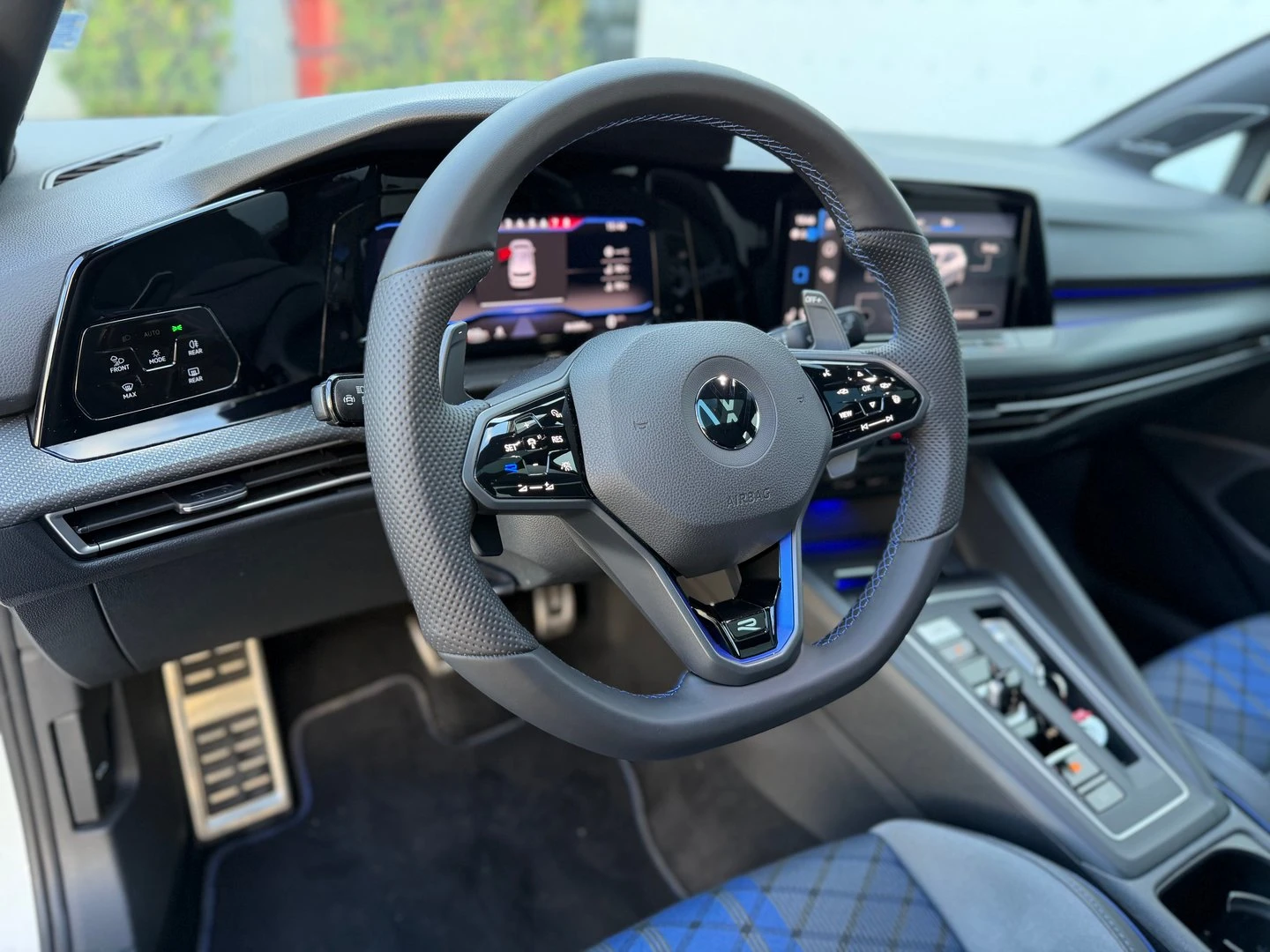 VW Golf 8 R 2.0 TSI OPF 4MOTION | Mobile.bg   15