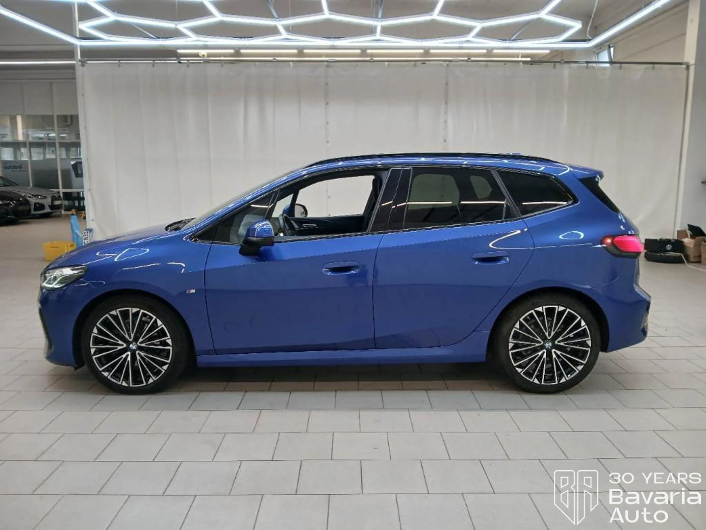 BMW 218 i Active Tourer M Sport Paket, снимка 2 - Автомобили и джипове - 55171330