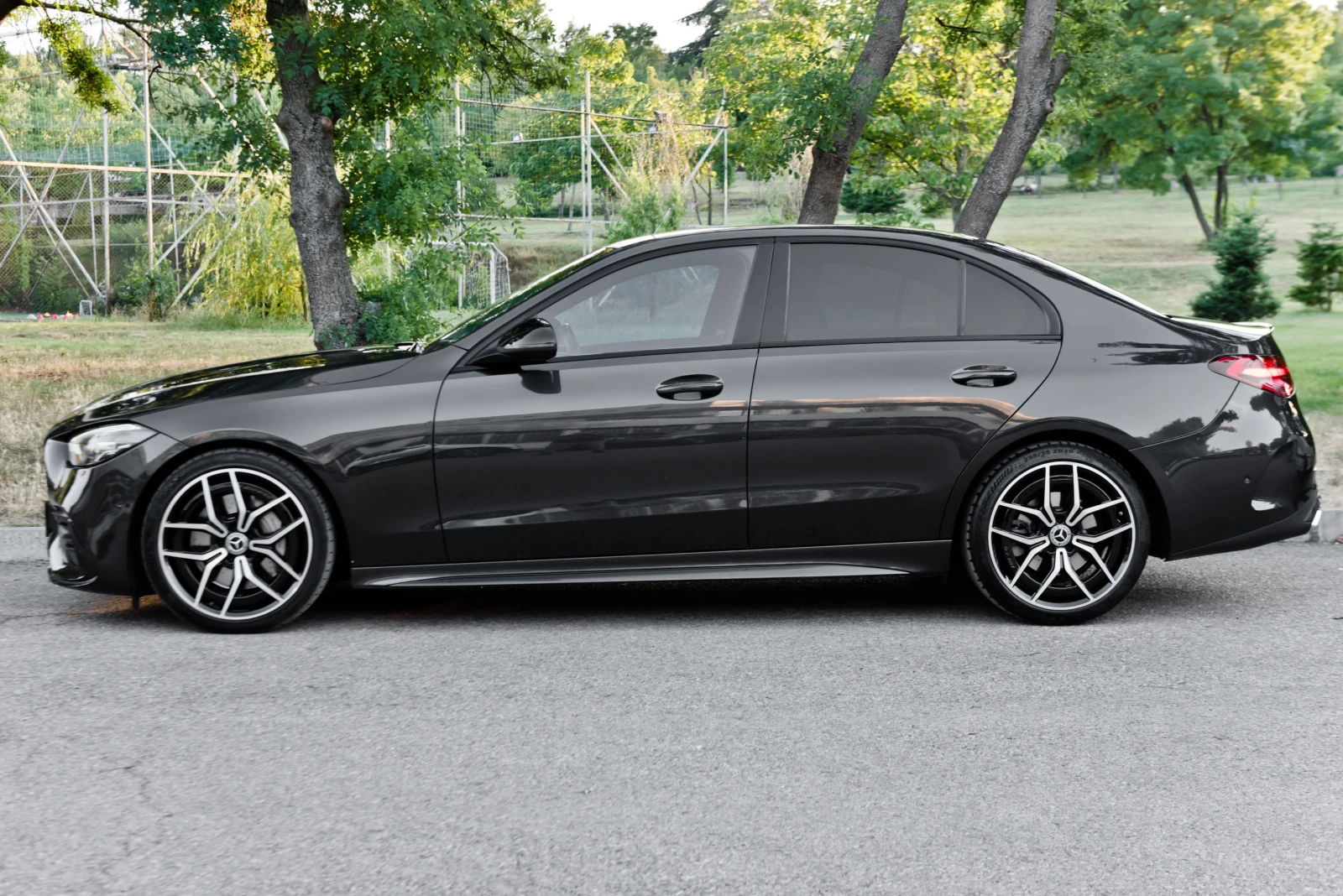 Mercedes-Benz C 220 AMG 4Matic, снимка 4 - Автомобили и джипове - 55391024