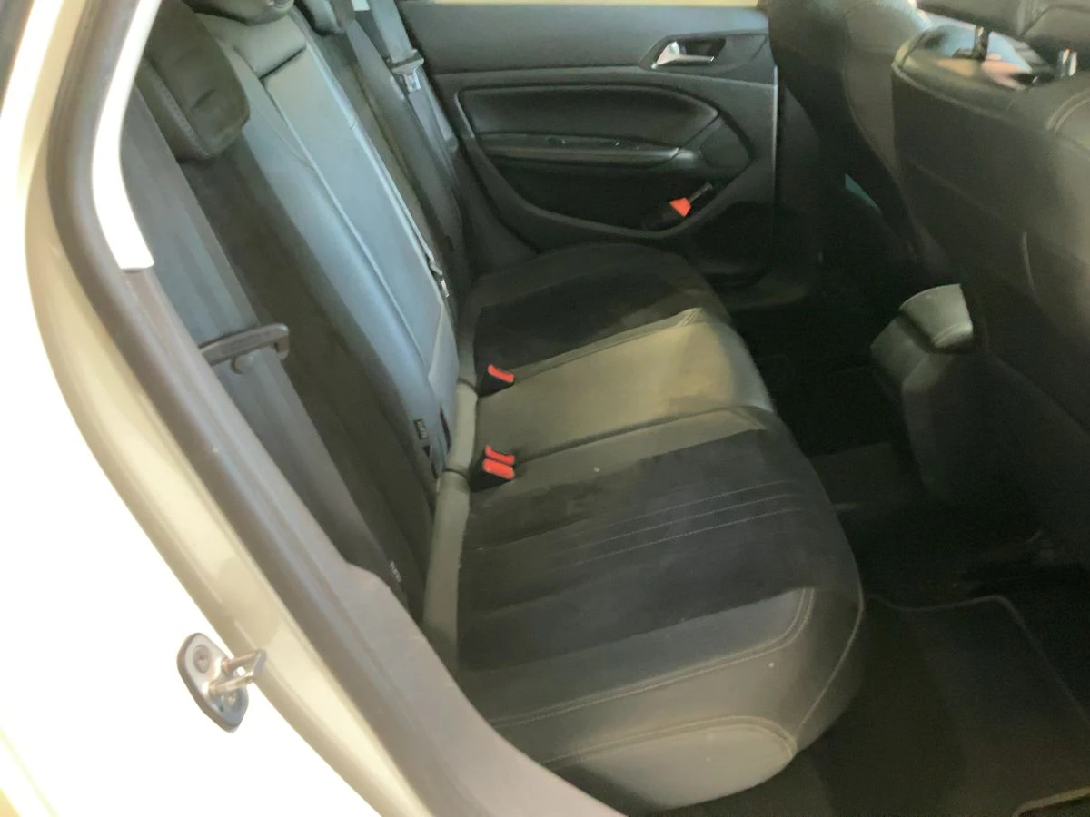 Peugeot 308 2.0 Blue-HDi* FELINE, снимка 17 - Автомобили и джипове - 55412040