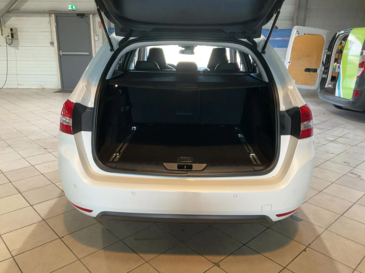 Peugeot 308 2.0 Blue-HDi* FELINE, снимка 7 - Автомобили и джипове - 55412040