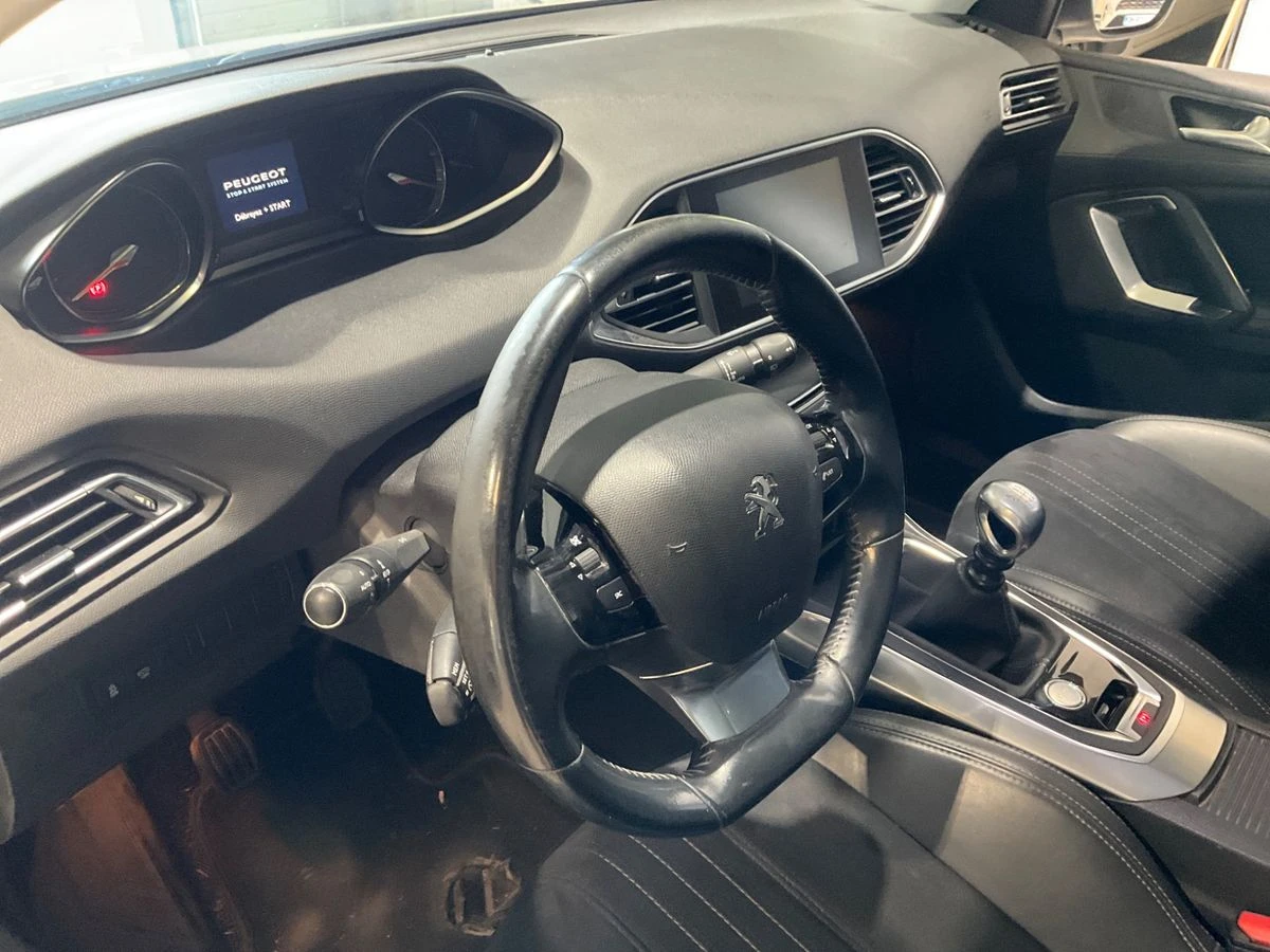 Peugeot 308 2.0 Blue-HDi* FELINE, снимка 10 - Автомобили и джипове - 55412040