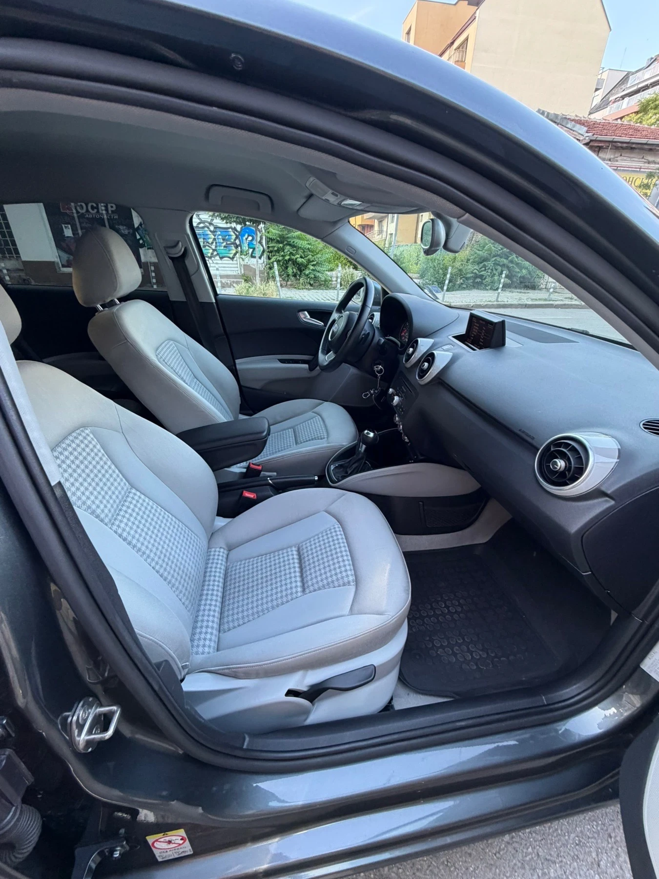 Audi A1 Sportback, снимка 8 - Автомобили и джипове - 55606642