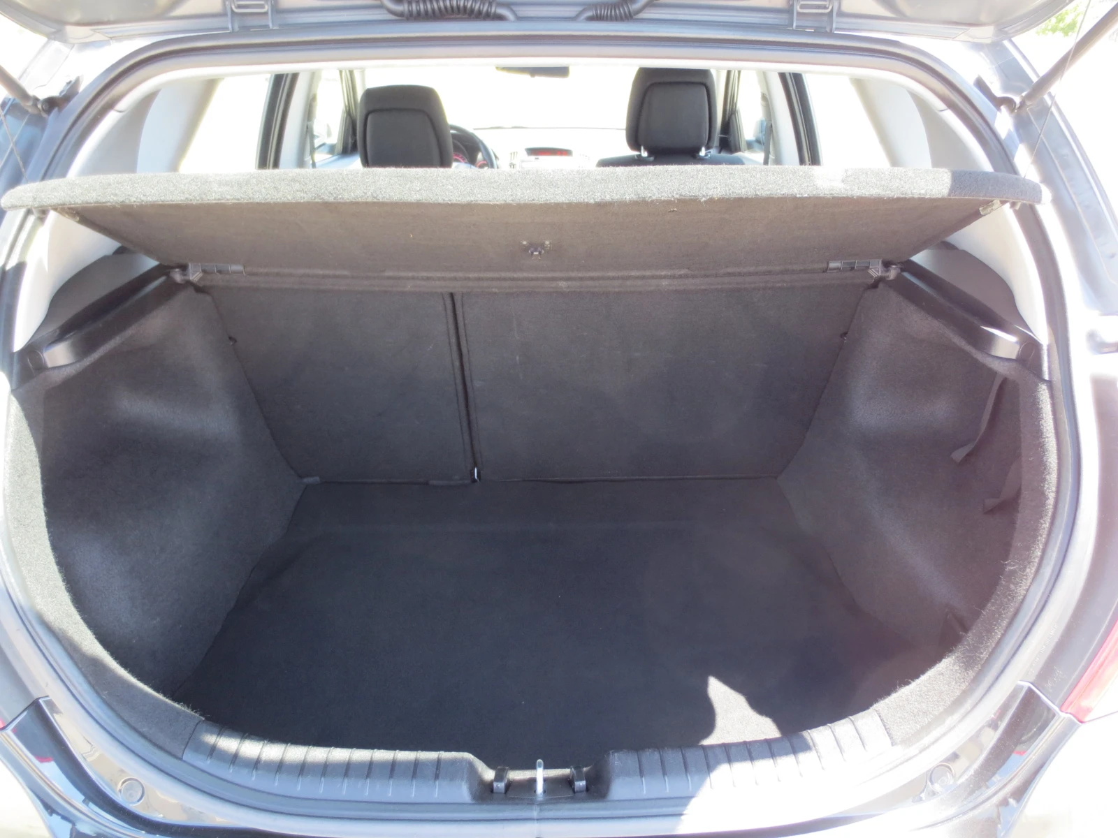 Kia Ceed 1.4 i, снимка 16 - Автомобили и джипове - 55624755
