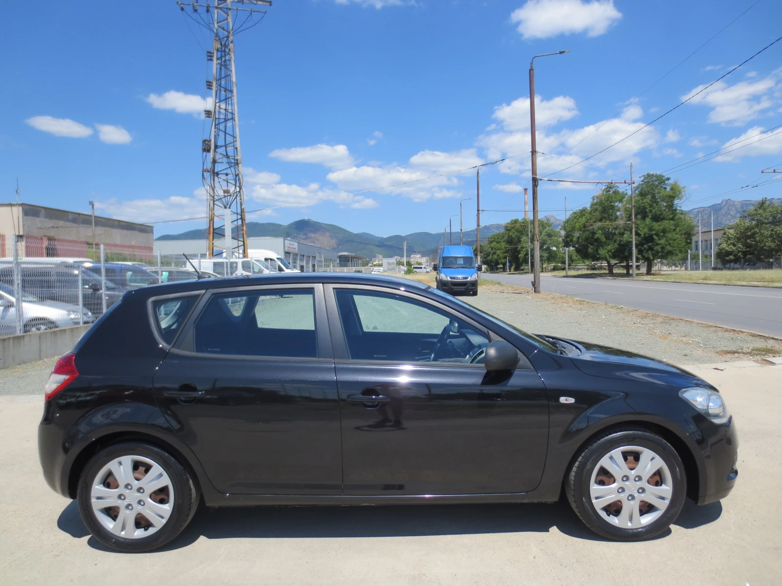 Kia Ceed 1.4 i, снимка 4 - Автомобили и джипове - 55624755