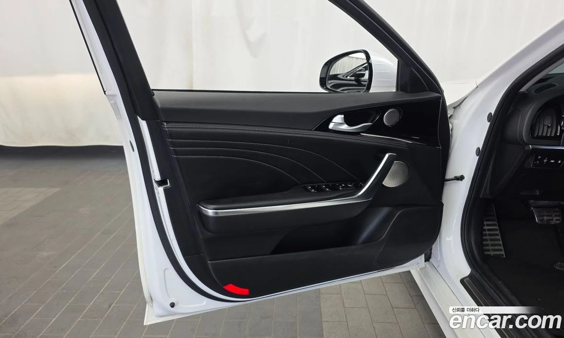 Kia Stinger 2.5 Platinum, снимка 14 - Автомобили и джипове - 55676744