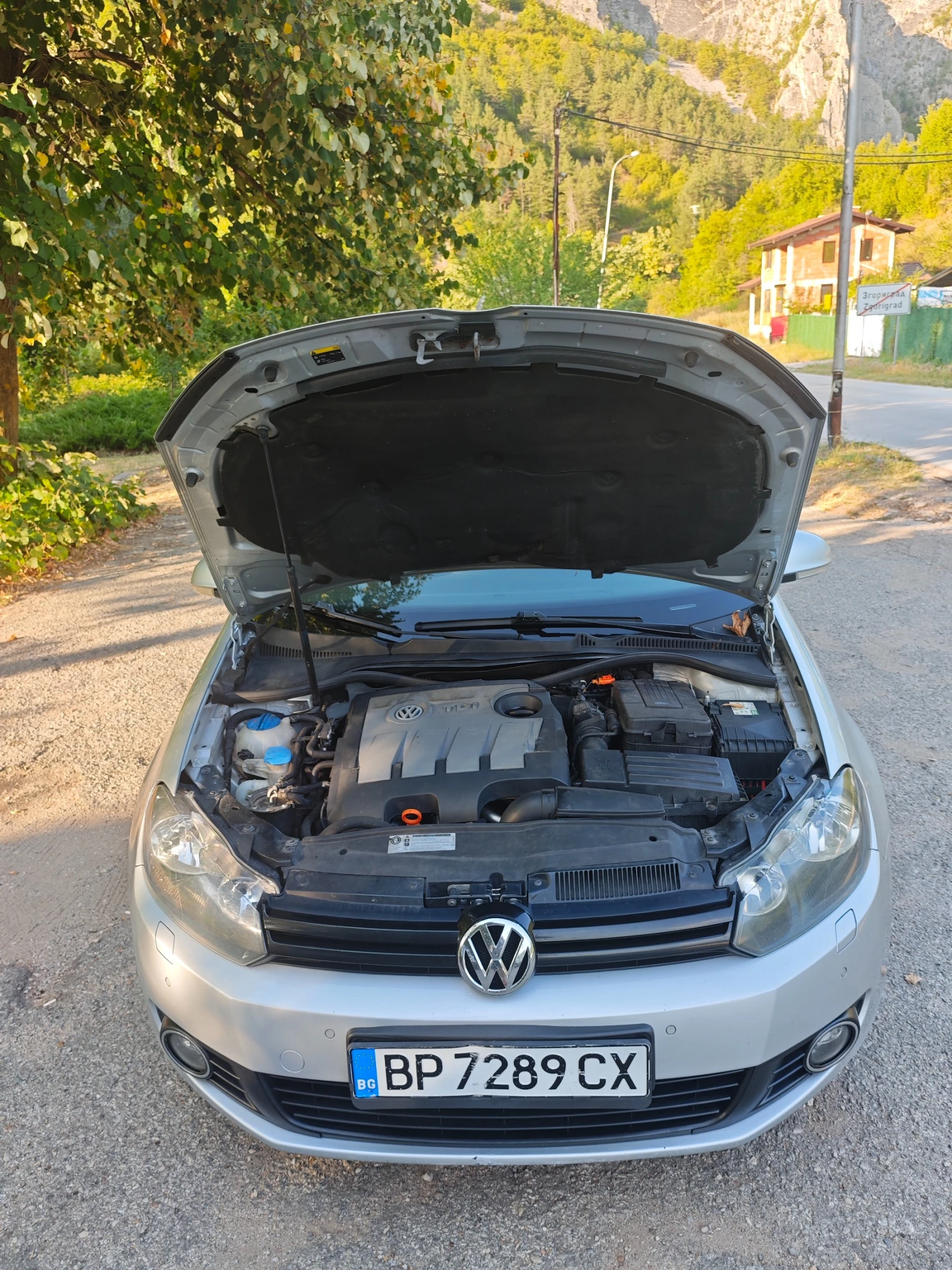 VW Golf 1.6TDI РЕГИСТРИРАН, снимка 12 - Автомобили и джипове - 55939571