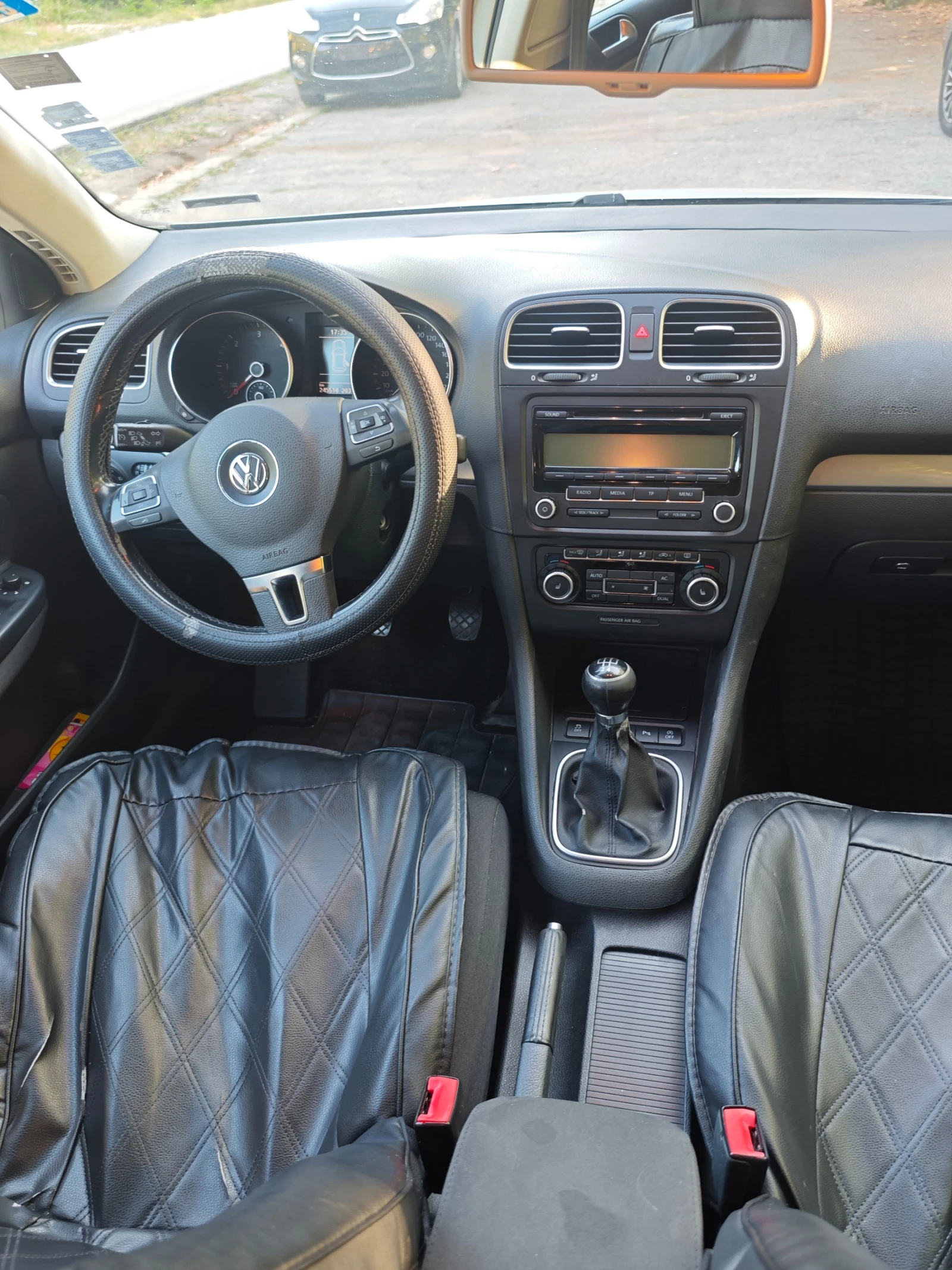 VW Golf 1.6TDI РЕГИСТРИРАН, снимка 9 - Автомобили и джипове - 55939571