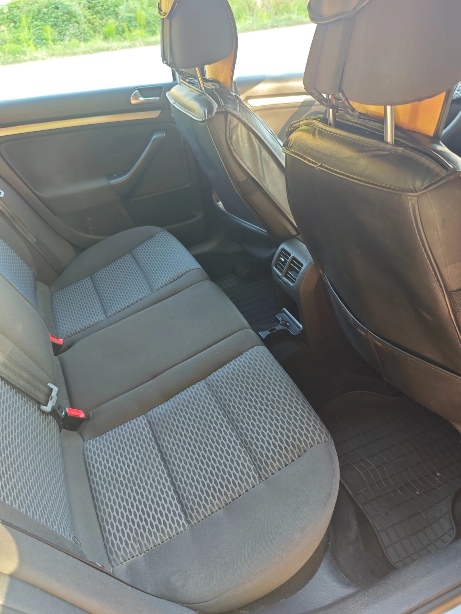 VW Golf 1.6TDI РЕГИСТРИРАН, снимка 8 - Автомобили и джипове - 55939571