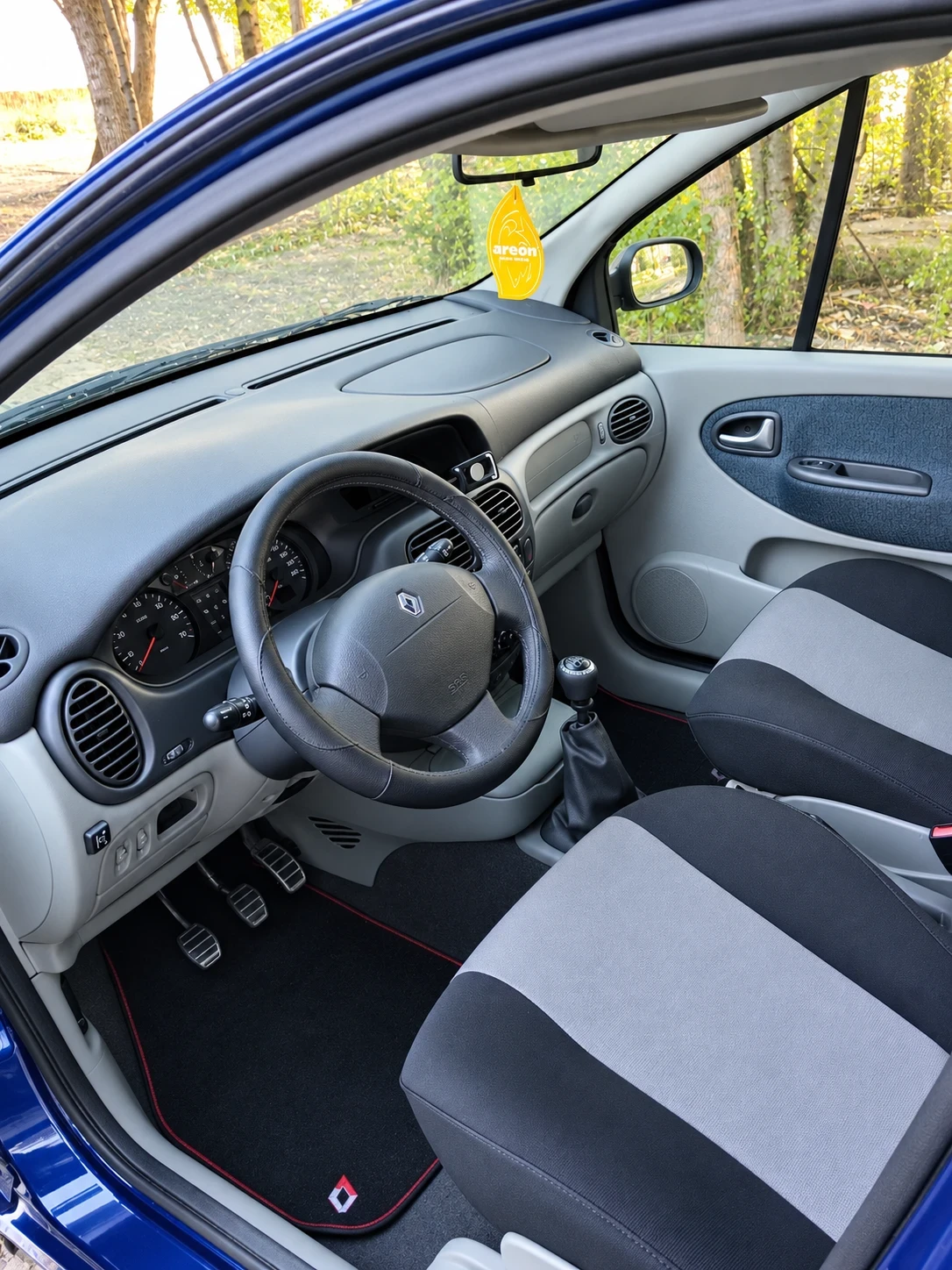 Renault Scenic Бензин и  ГАЗ, снимка 5 - Автомобили и джипове - 56091869