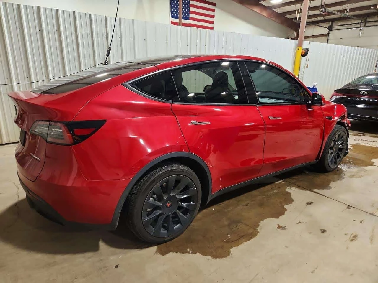 Tesla Model Y Long Range / Carfax / Застраховател , снимка 3 - Автомобили и джипове - 56168906