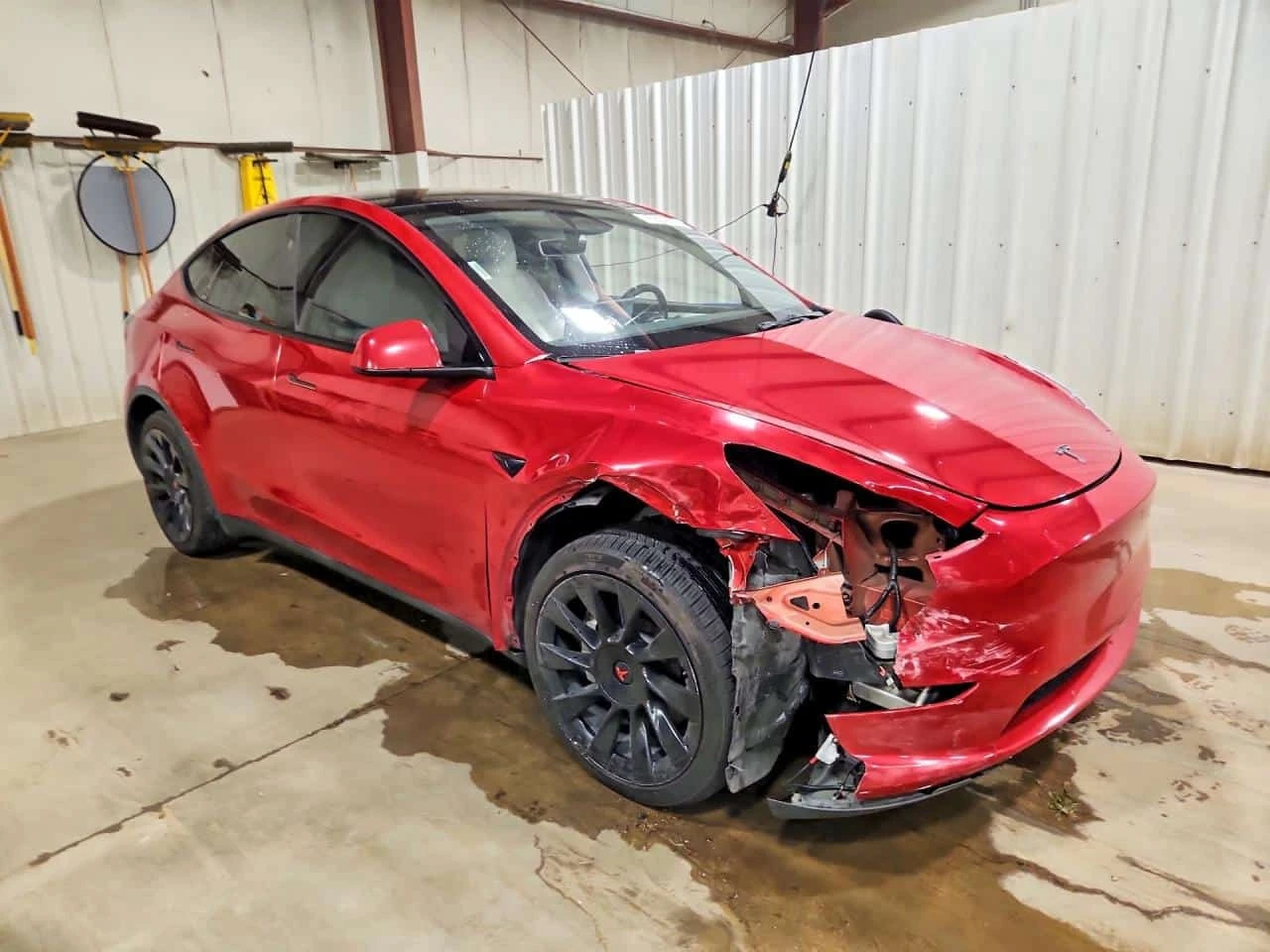 Tesla Model Y Long Range / Carfax / Застраховател , снимка 4 - Автомобили и джипове - 56168906