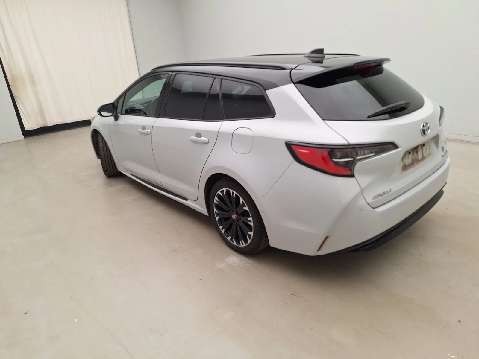 Toyota Corolla 1.8 Hybrid GR Sport LED Navi, снимка 6 - Автомобили и джипове - 56288344