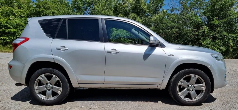 Toyota Rav4 Чисто нови дюзи, снимка 6 - Автомобили и джипове - 41502381