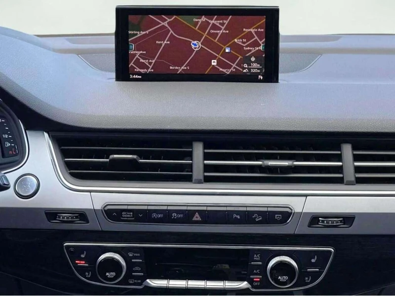 Audi Q7 * Technik S Line DriverAssist Pkg Navi PanoRoof * , снимка 13 - Автомобили и джипове - 52654458