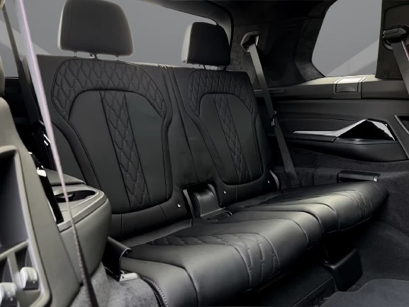 BMW X7 M60i xDrive M-Sport Pro = NEW = Гаранция, снимка 12 - Автомобили и джипове - 54944031