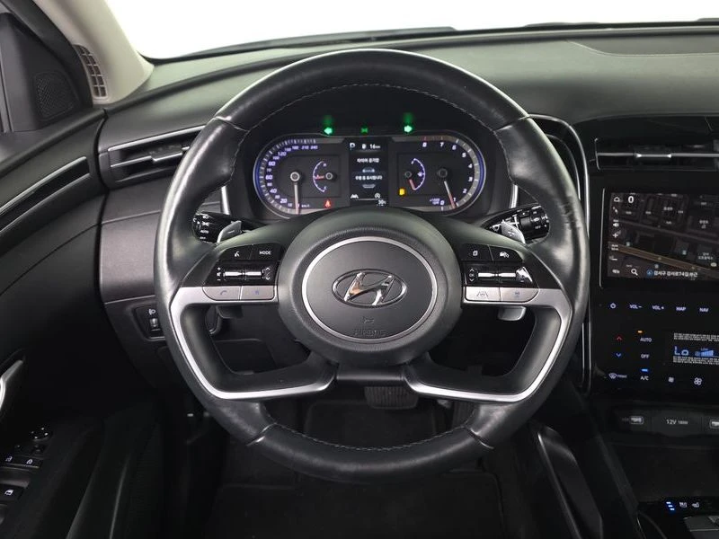 Hyundai Tucson 1.6 177 hp Automatic, снимка 13 - Автомобили и джипове - 55843366