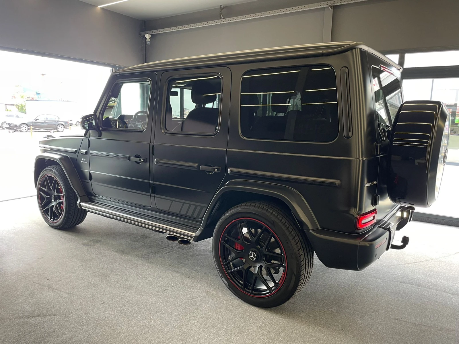 Mercedes-Benz G 63 AMG / 4-MATIC/ NIGHT/DESIGNO/BURM/ 360/ MULTIBEAM/ 22/ - изображение 7