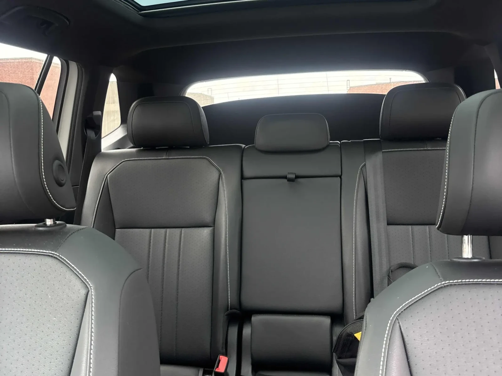 VW Tiguan Comfortline R-Line Black Edition * CARFAX, снимка 8 - Автомобили и джипове - 54879125