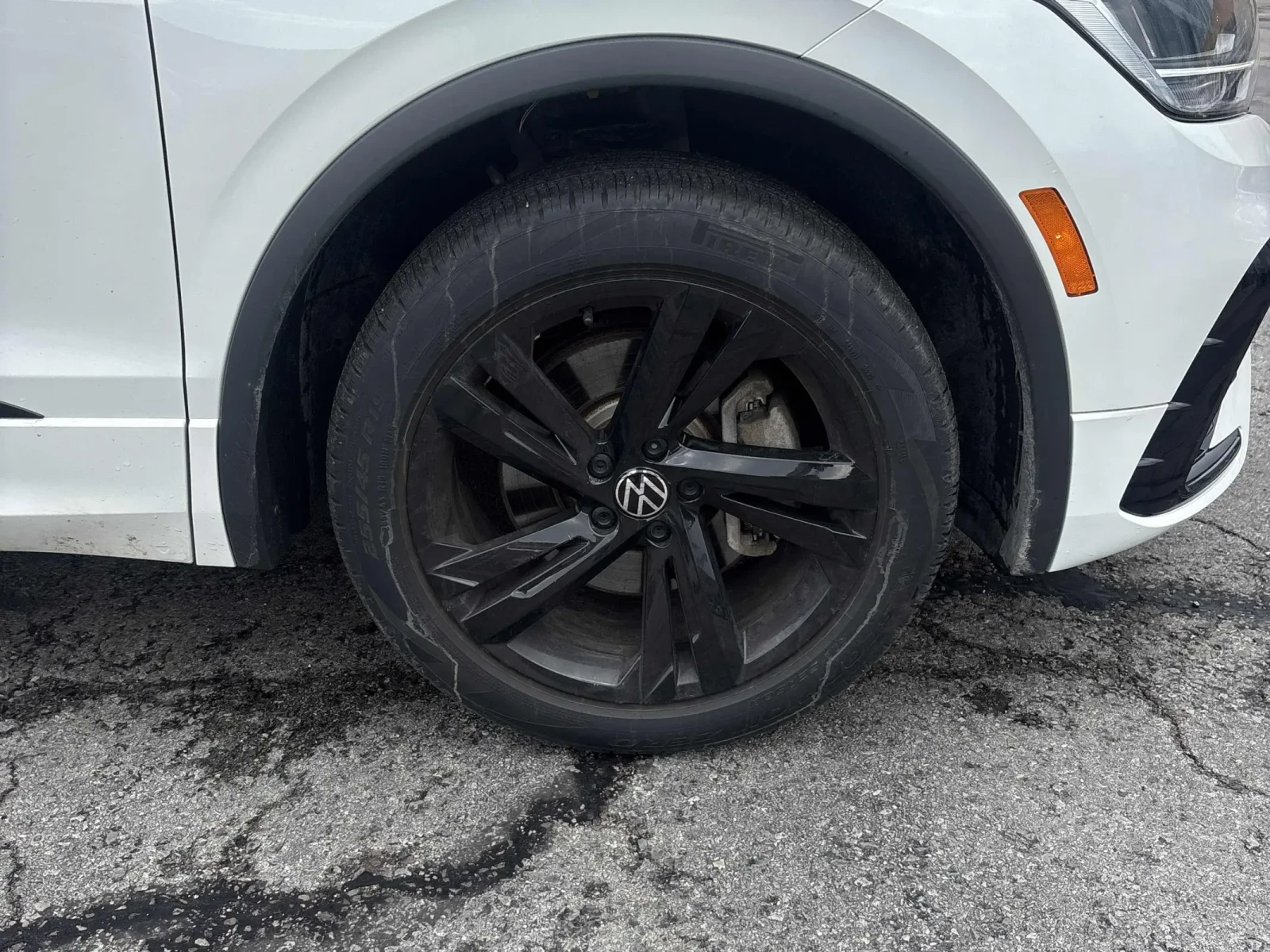VW Tiguan Comfortline R-Line Black Edition * CARFAX, снимка 6 - Автомобили и джипове - 54879125
