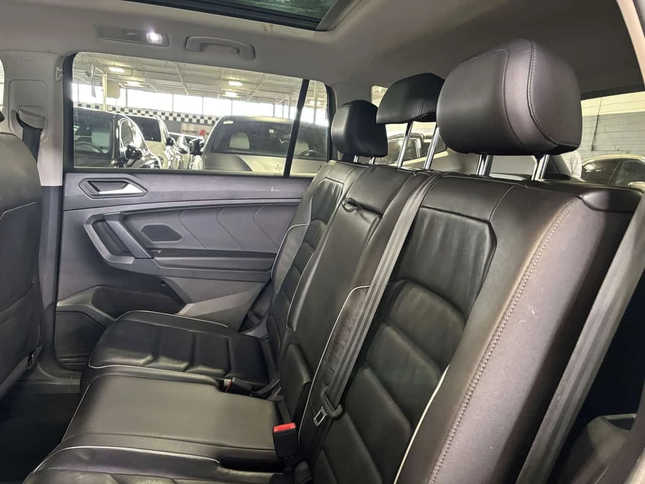 VW Tiguan * Highline| 4MOTION| AWD| 7PASSENGER| NAV| PANOROO, снимка 10 - Автомобили и джипове - 54905270