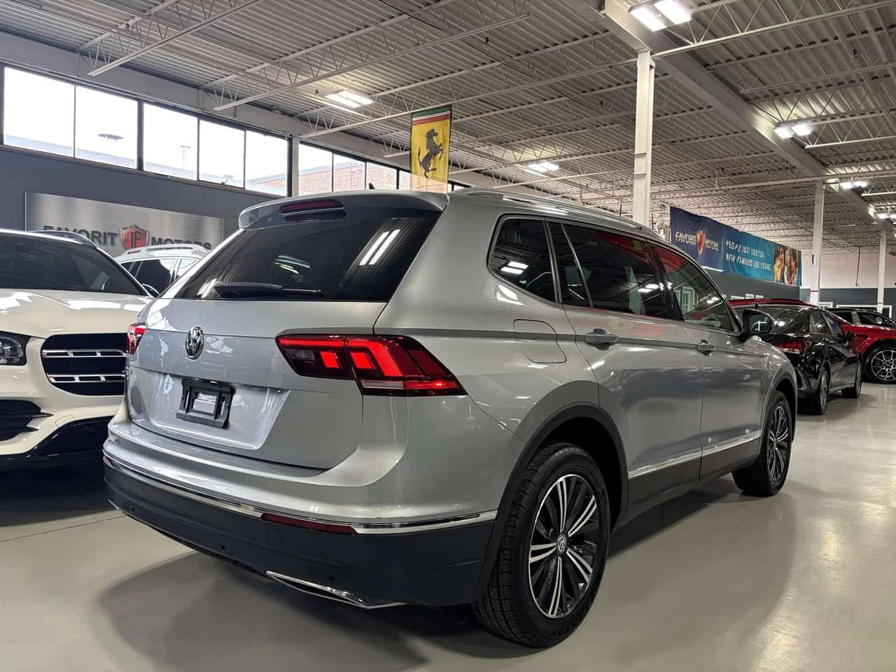 VW Tiguan * Highline| 4MOTION| AWD| 7PASSENGER| NAV| PANOROO, снимка 3 - Автомобили и джипове - 54905270