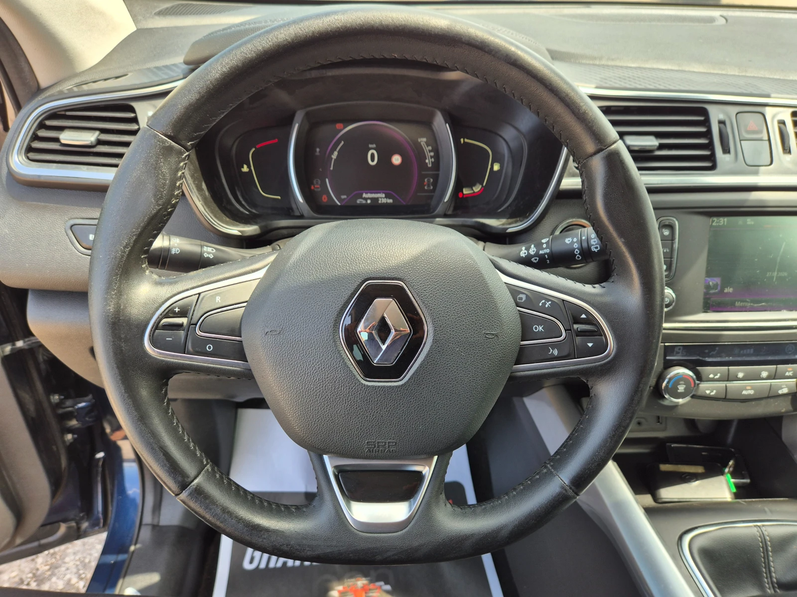 Renault Kadjar 1.5DCI NAVI, LED, KOJA, снимка 14 - Автомобили и джипове - 55431431