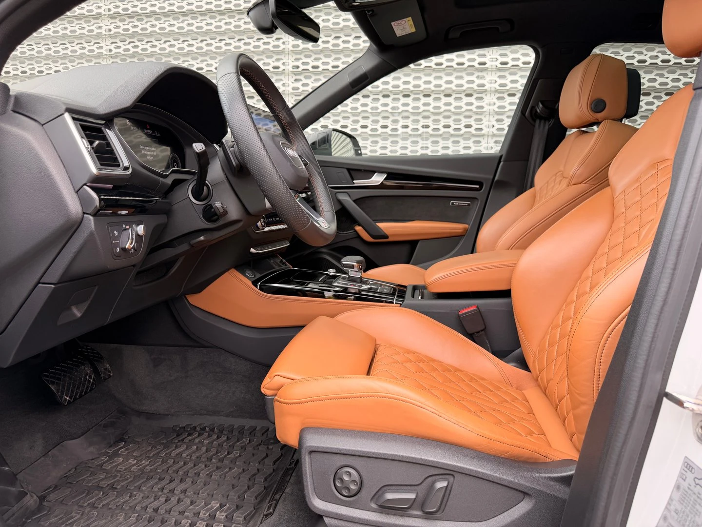 Audi Q5, снимка 8 - Автомобили и джипове - 56635213