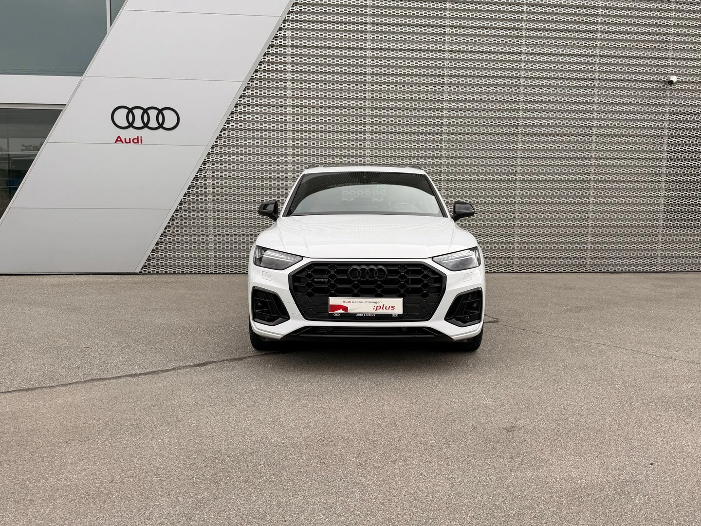 Audi Q5, снимка 2 - Автомобили и джипове - 56635213