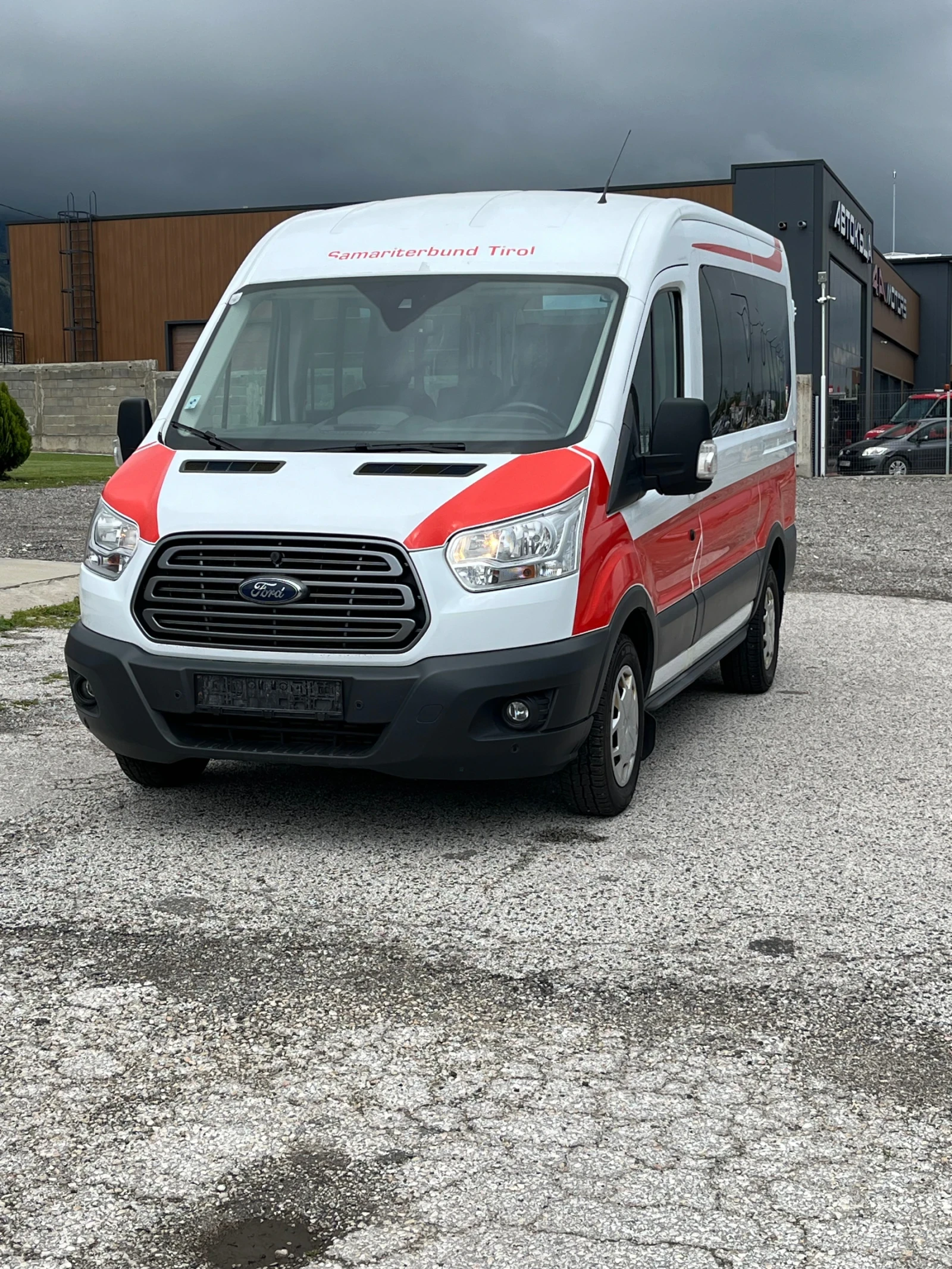Ford Transit Пътнически 2.2/ 125к.с 8+ 1 с рампа!!! - изображение 5
