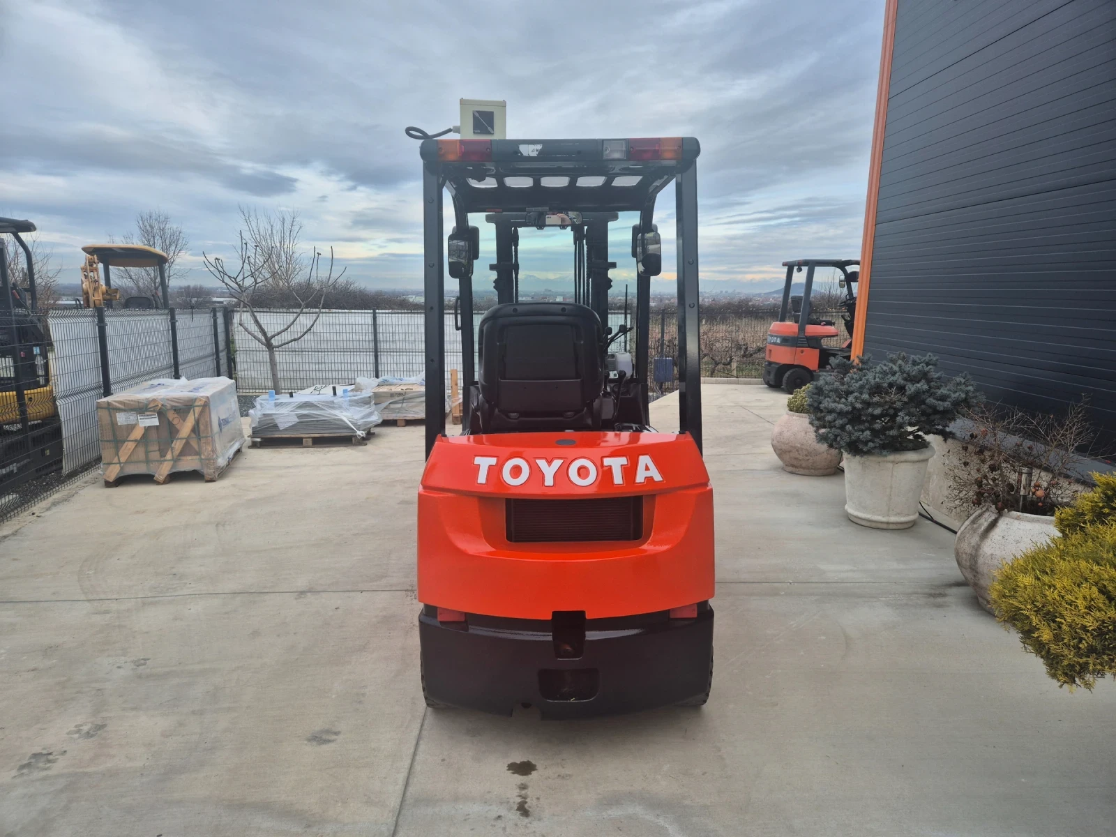 ������� Toyota 1.8 ���� / ���������� / ����� / ����� ������ ! | Mobile.bg � ����������� 4