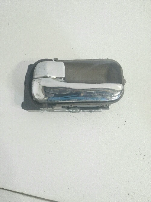 Дръжка врата вътрешна задна лява Нисан Алмера Тино