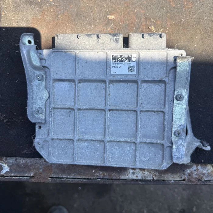Компютър за управление на двигателя за Toyota Avensis 89661-05D30