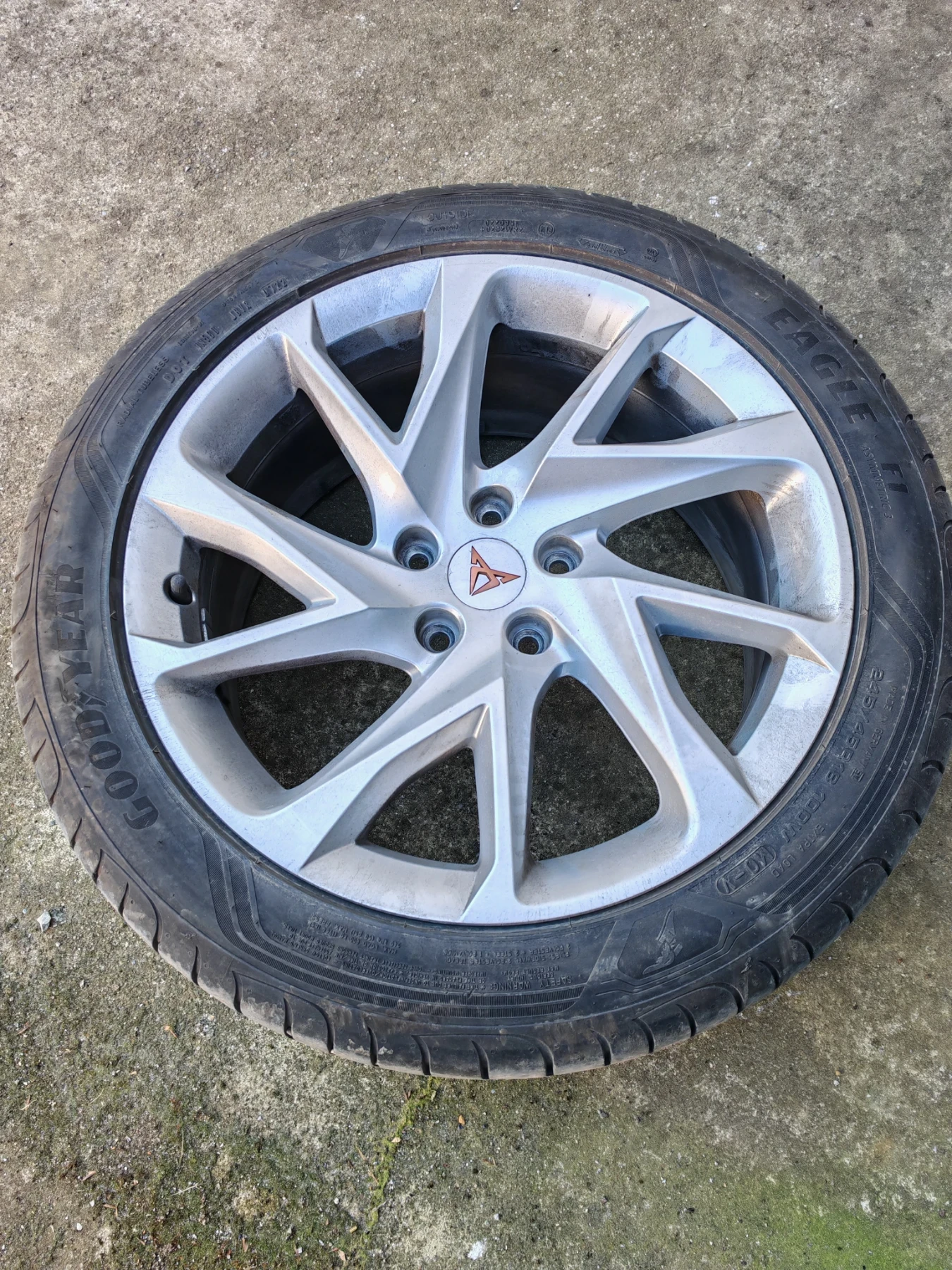 ���� � ������ 245/45R18 �� VW | Mobile.bg � ����������� 1