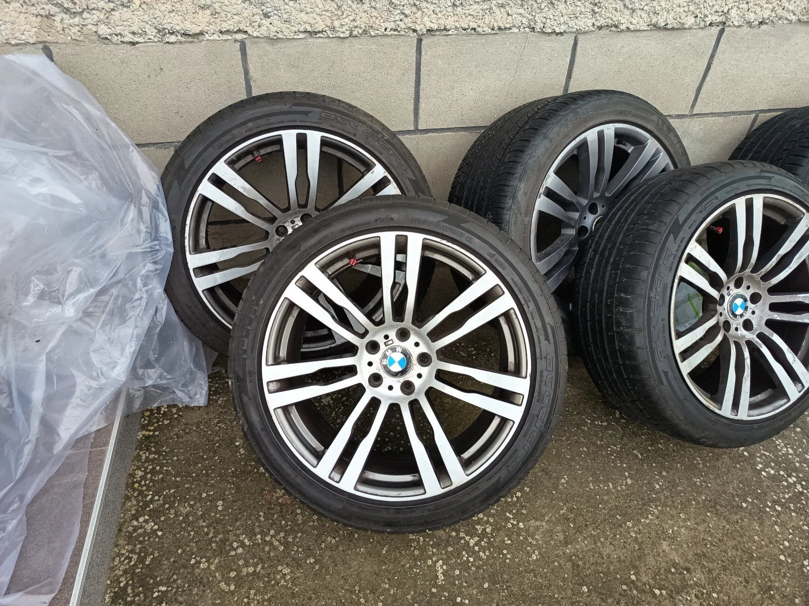 Гуми с джанти Accelera 275/40R20