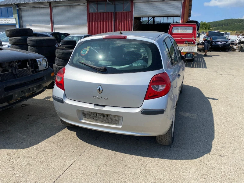 Renault Clio 1.2, снимка 4 - Автомобили и джипове - 41875659