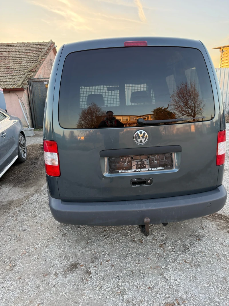 VW Caddy 1.9tdi 105кс теглич, снимка 3 - Автомобили и джипове - 48030170