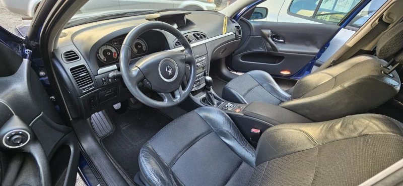 Renault Laguna 2 Facelift , снимка 10 - Автомобили и джипове - 51519177