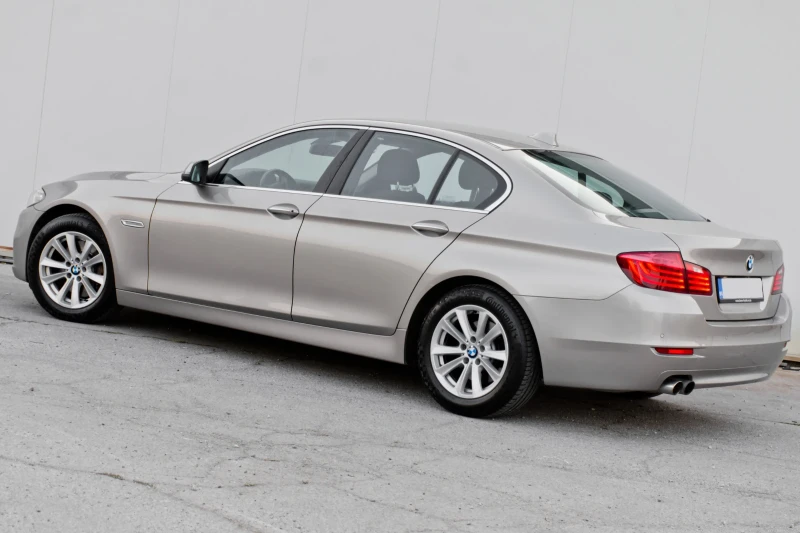 BMW 525 D X-Drive РЕГИСТРИРАНА/8ZF /LineAssist /Distronic, снимка 5 - Автомобили и джипове - 50937226