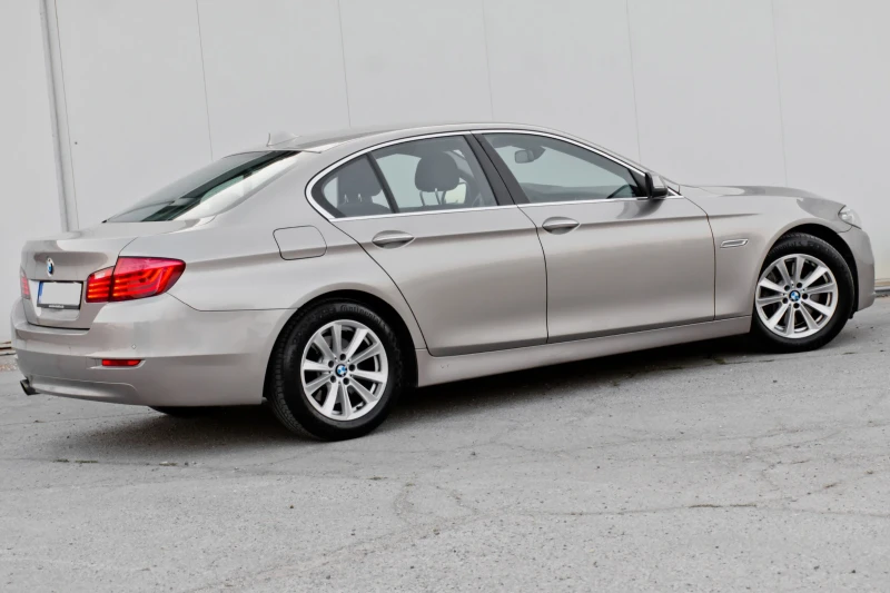 BMW 525 D X-Drive РЕГИСТРИРАНА/8ZF /LineAssist /Distronic, снимка 4 - Автомобили и джипове - 50937226