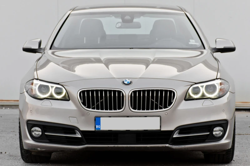 BMW 525 D X-Drive РЕГИСТРИРАНА/8ZF /LineAssist /Distronic, снимка 2 - Автомобили и джипове - 50937226