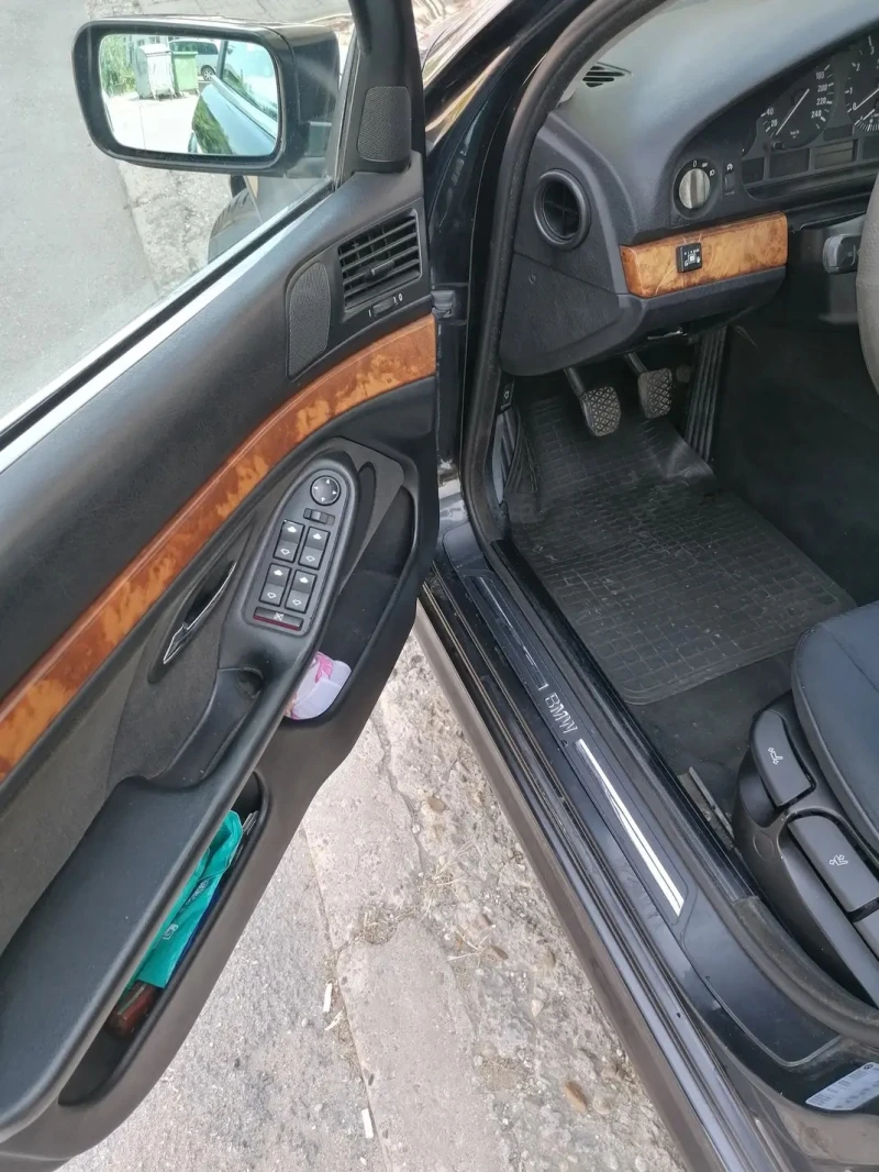 BMW 520, снимка 3 - Автомобили и джипове - 51643866