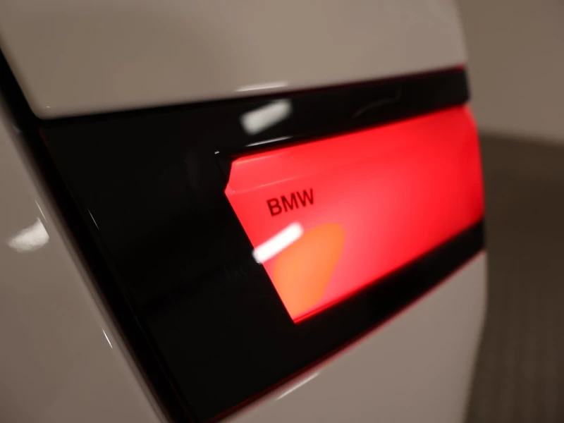 BMW iX BMW iX 40 - xDrive, снимка 10 - Автомобили и джипове - 51896801