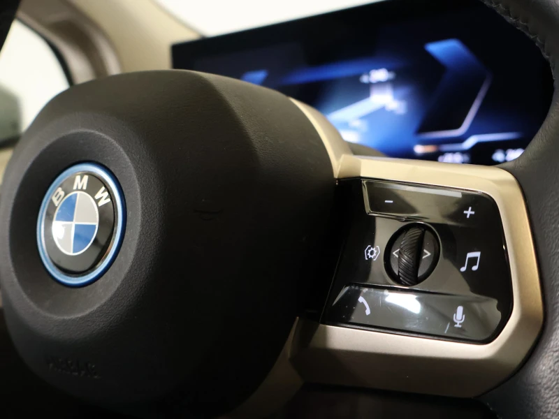 BMW iX BMW iX 40 - xDrive, снимка 8 - Автомобили и джипове - 51896801