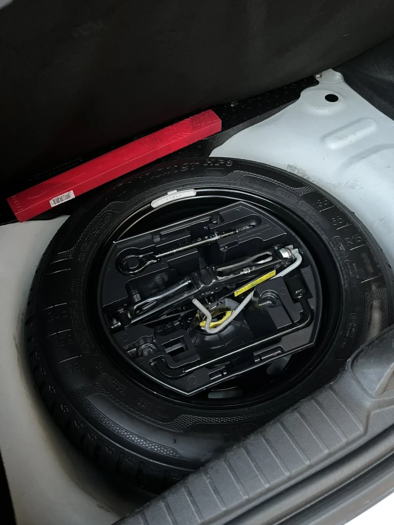 Peugeot 208 1.2 /82к./EURO6/ПЕРФЕКТНО СЪСТОЯНИЕ!, снимка 13 - Автомобили и джипове - 52515163