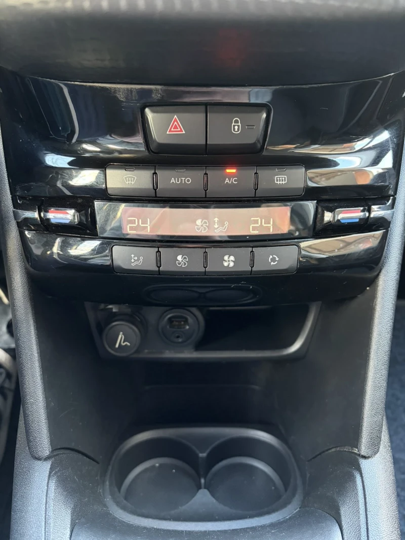 Peugeot 208 1.2 /82к./EURO6/ПЕРФЕКТНО СЪСТОЯНИЕ!, снимка 7 - Автомобили и джипове - 52871339