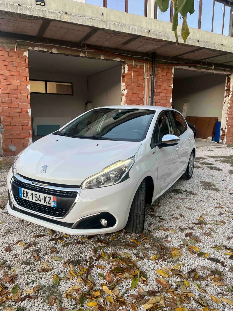 Peugeot 208 1.2 /82к./EURO6/ПЕРФЕКТНО СЪСТОЯНИЕ!, снимка 2 - Автомобили и джипове - 52515163