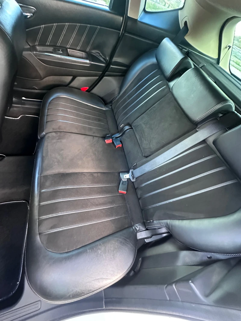 Lancia Delta 1.6 M-jet 120 кс 2011г Нави Кожа АВТОМАТ !!, снимка 11 - Автомобили и джипове - 52212673